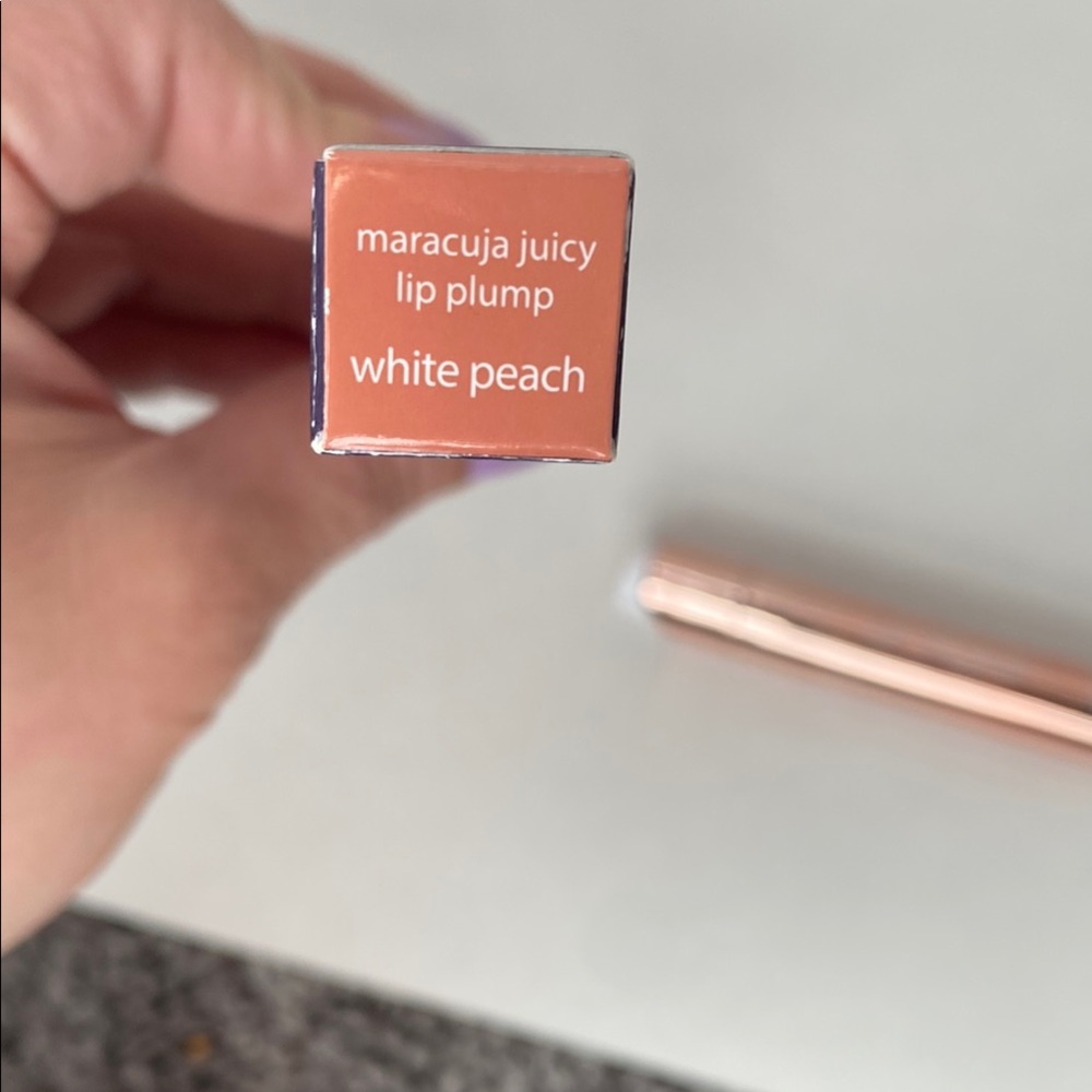 Tarte Maracuja Juicy Lip Plump - White Peach Shade - Picture 2 of 4